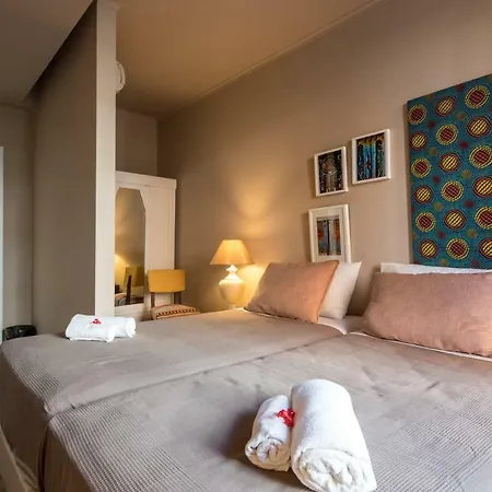 Jo's Place 3*