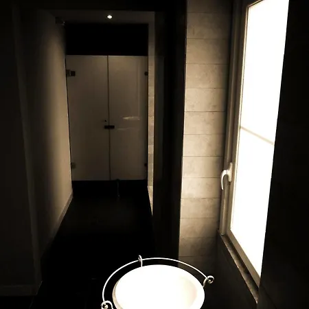 Jo's Place 3* Lisbon